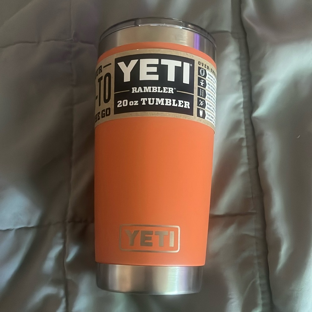 Yeti 20oz Tumbler with lid High Desert Clay New with Tags